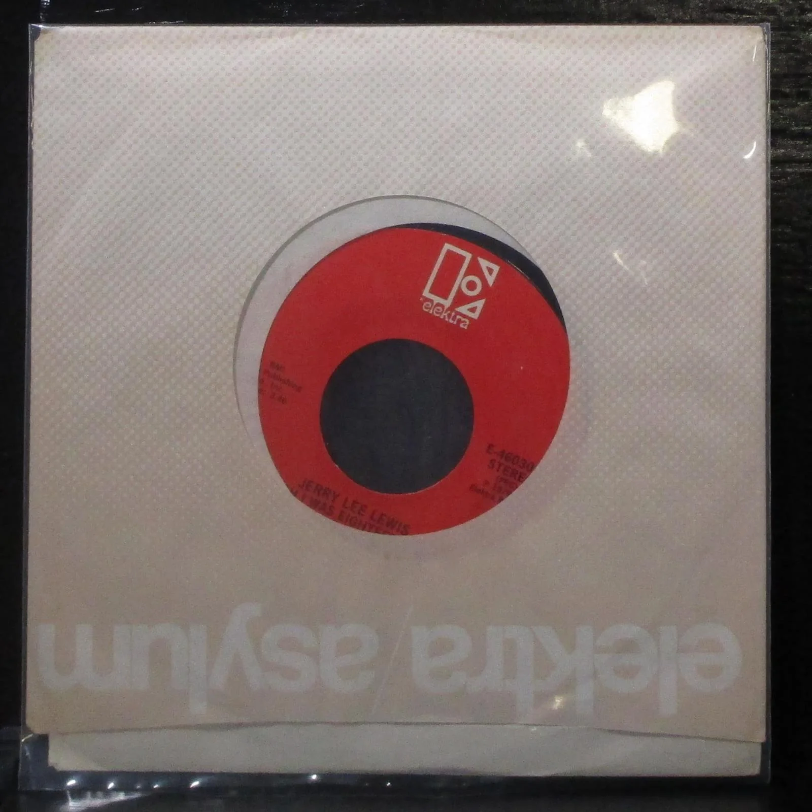 Jerry Lee Lewis - Rockin' My Life Away 7" Mint- Vinyl 45 Elektra E-46030 USA - Image 2