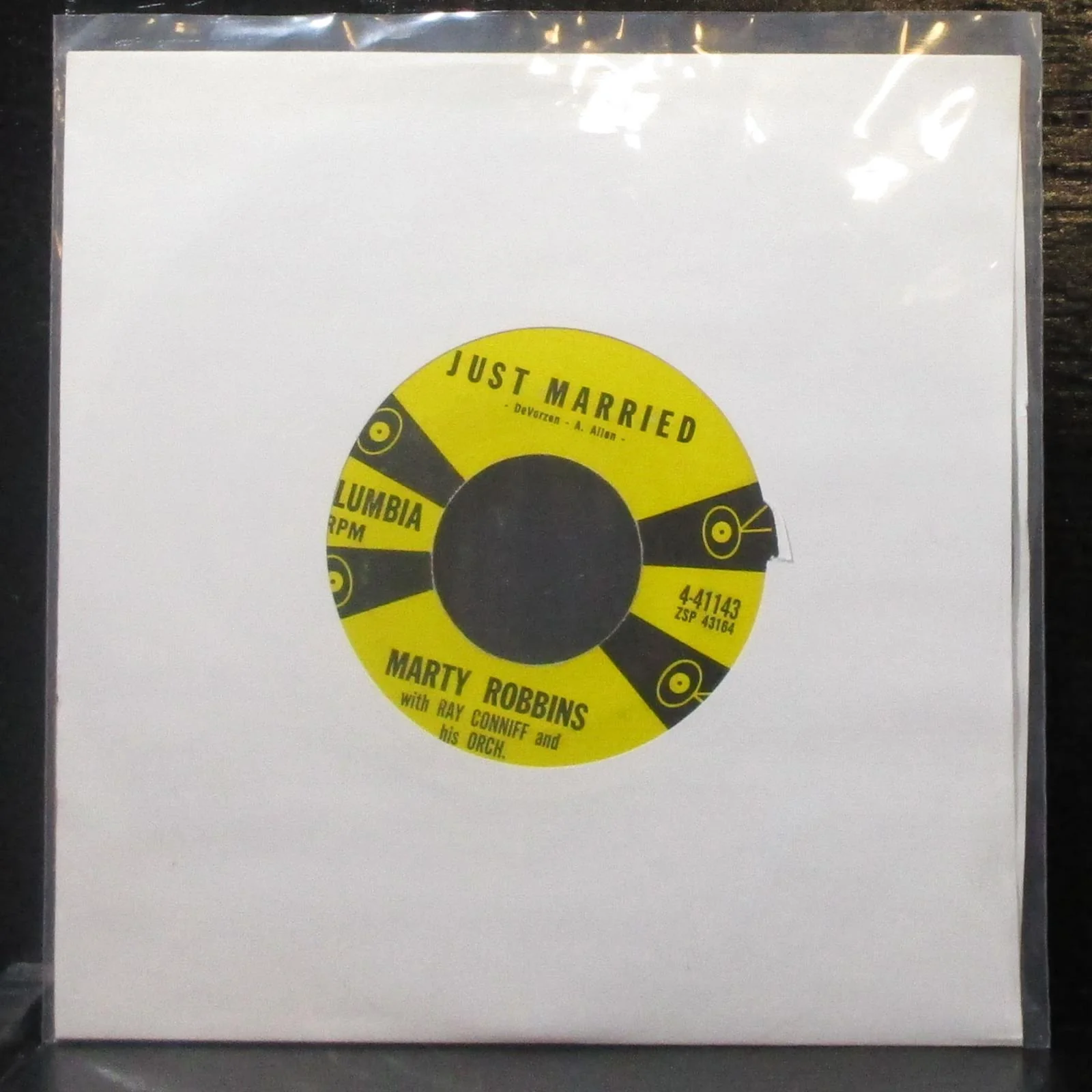 Marty Robbins - Stairway Of Love / Just Married 7" VG+ Vinyl 45 Columbia 4-41143 - Image 2