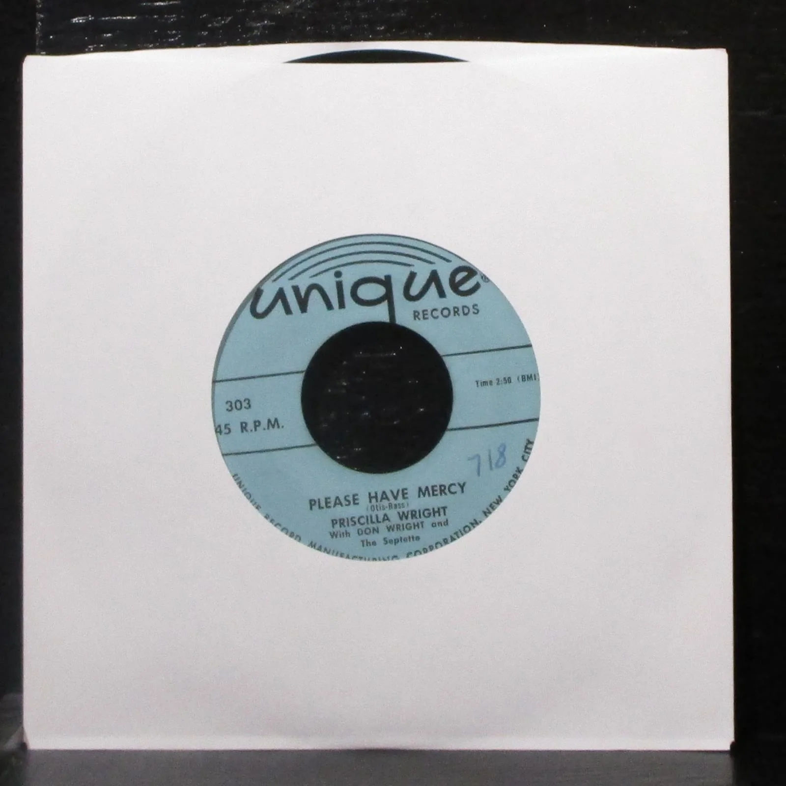 Priscilla Wright - The Man In The Raincoat / Please Have Mercy 7" VG+ 45 Unique - Image 2