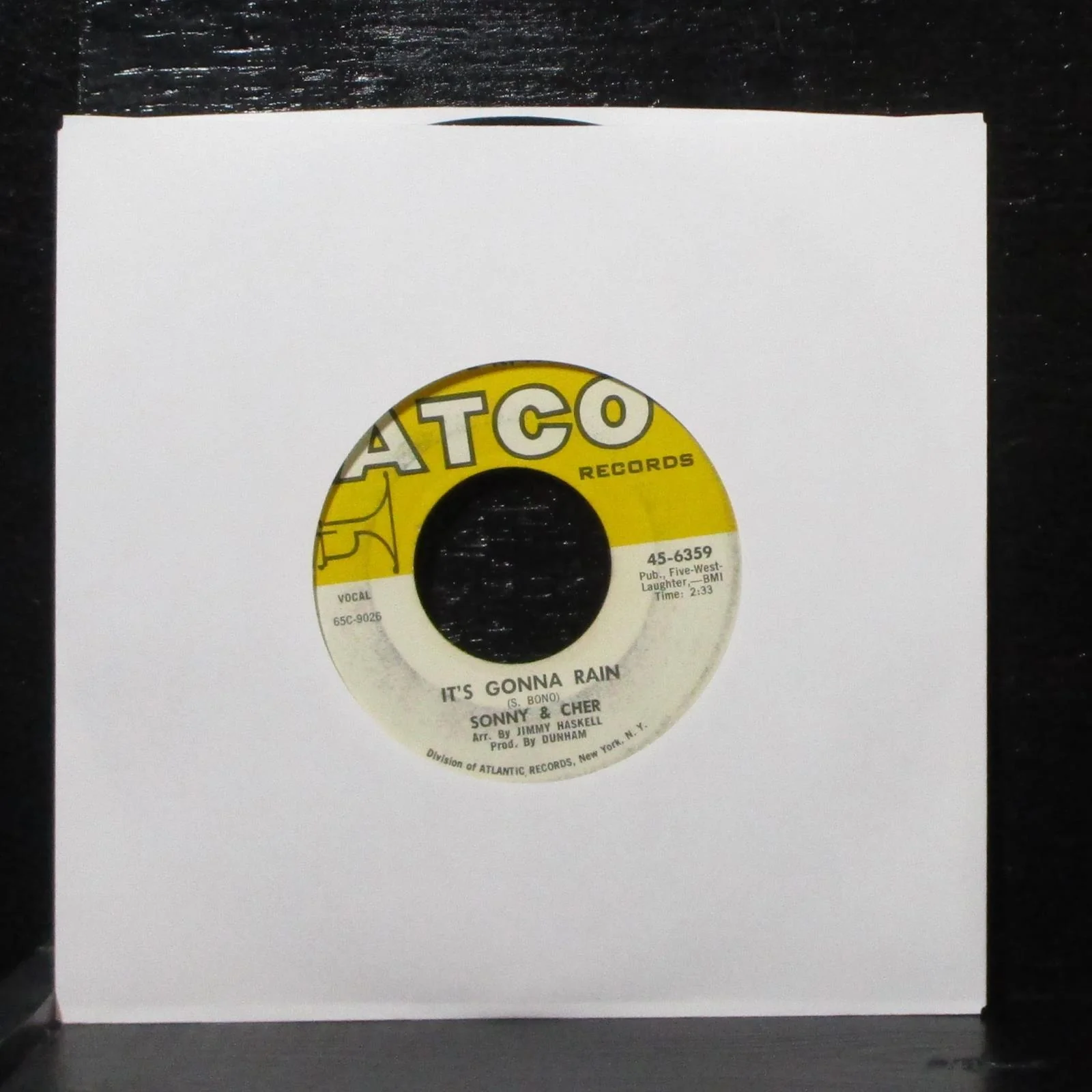 Sonny & Cher - I Got You Babe / It's Gonna Rain 7" VG+ ATCO 45-6359 USA 1965 - Image 2