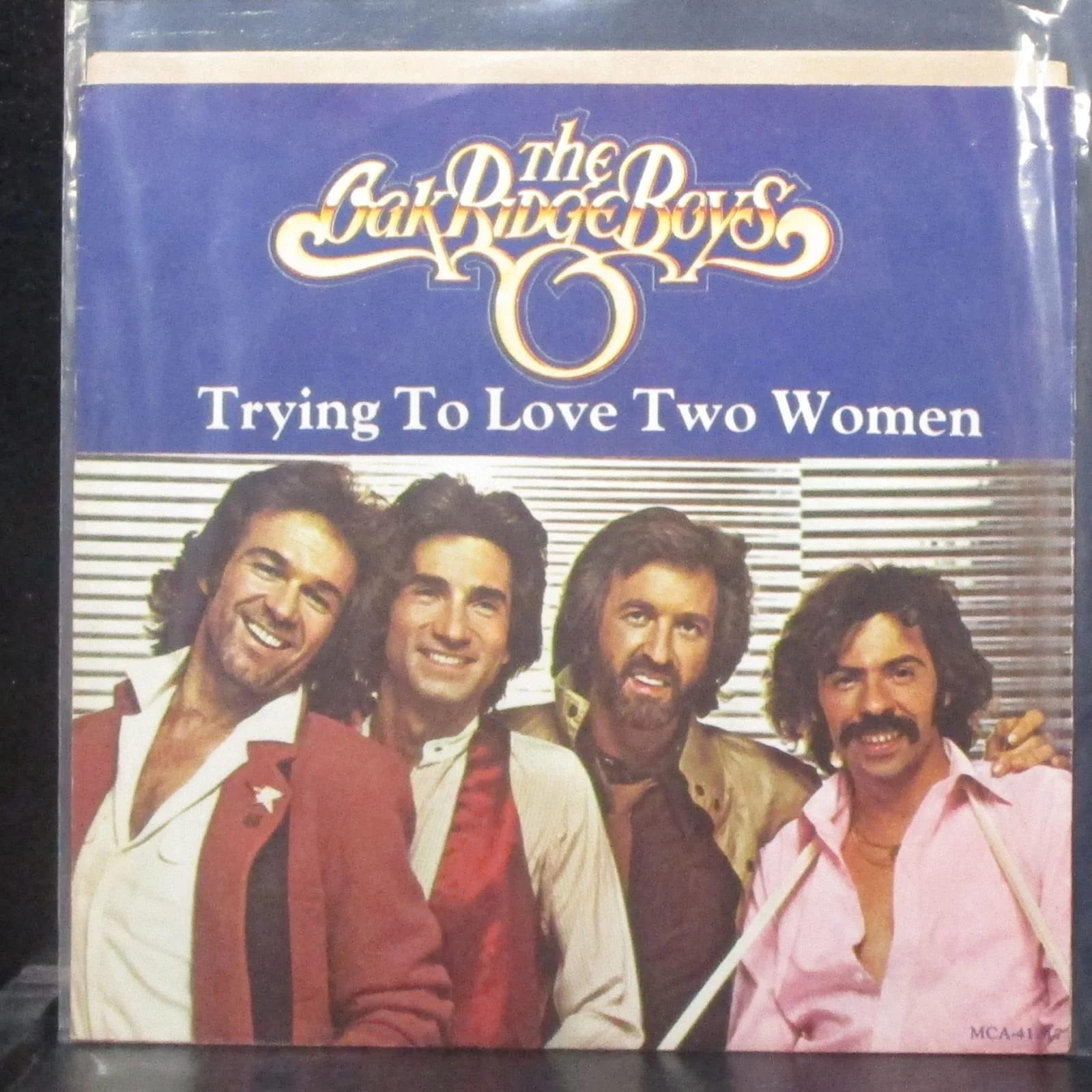 The Oak Ridge Boys - Trying To Love Women 7" Mint- Promo Vinyl 45 MCA-41217 USA - Image 2