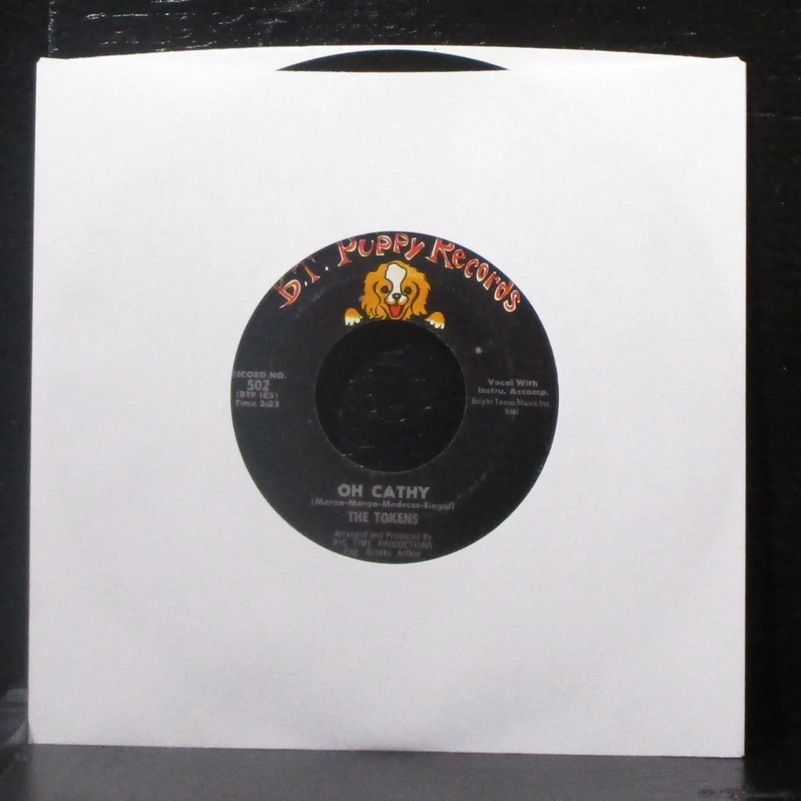 The Tokens - He's In Town / Oh Cathy 7" Mint- Vinyl 45 B.T. Puppy 502 USA 1964 - Image 2