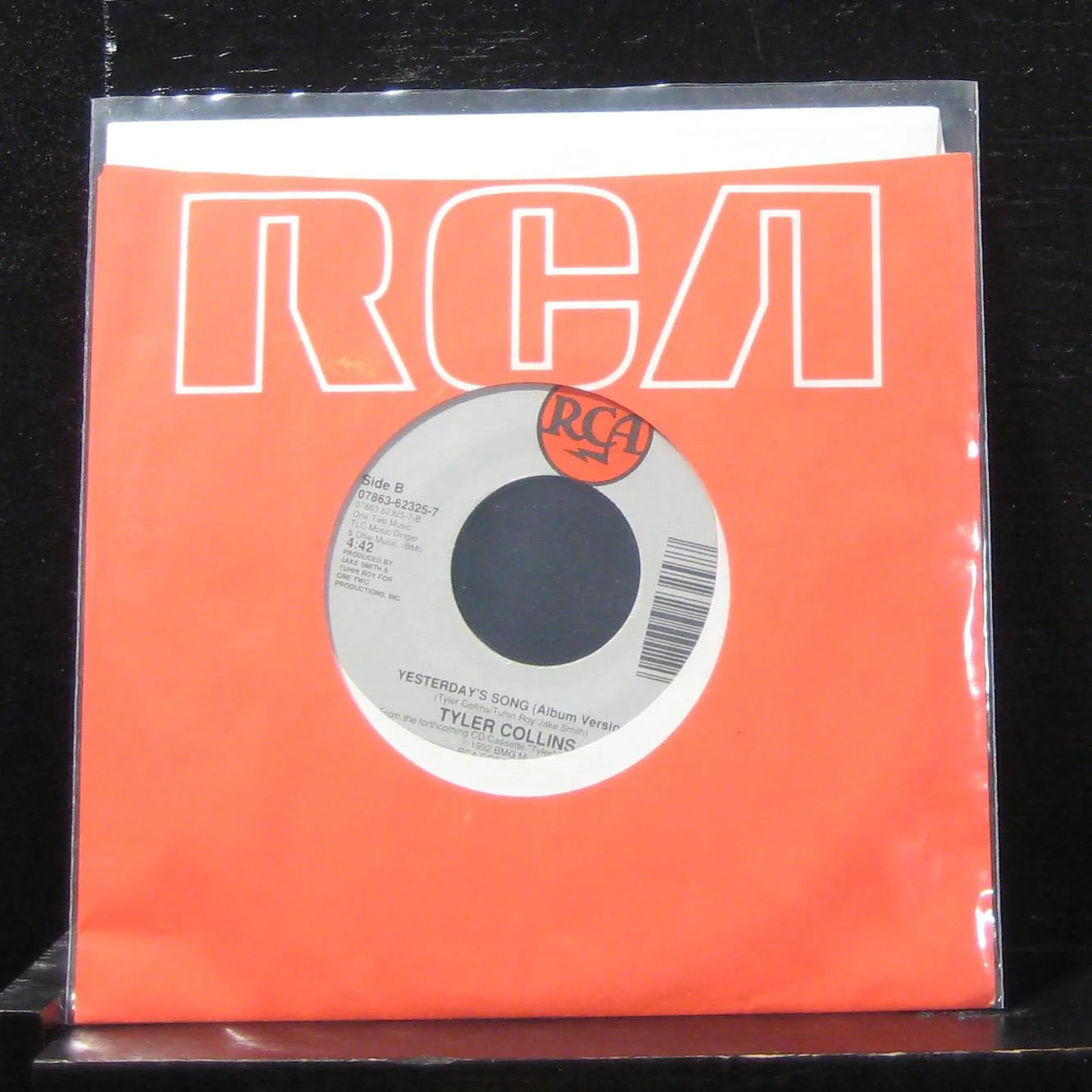 Tyler Collins - It Doesn't Matter 7" Mint- 07863-62325-7 Vinyl 45 RCA 1992 - Image 2